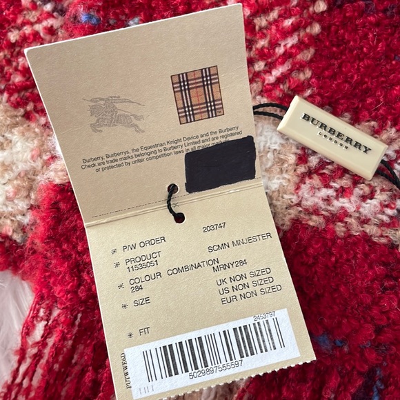 •Burberry• Merino Wool Check Scarf - Picture 6 of 10